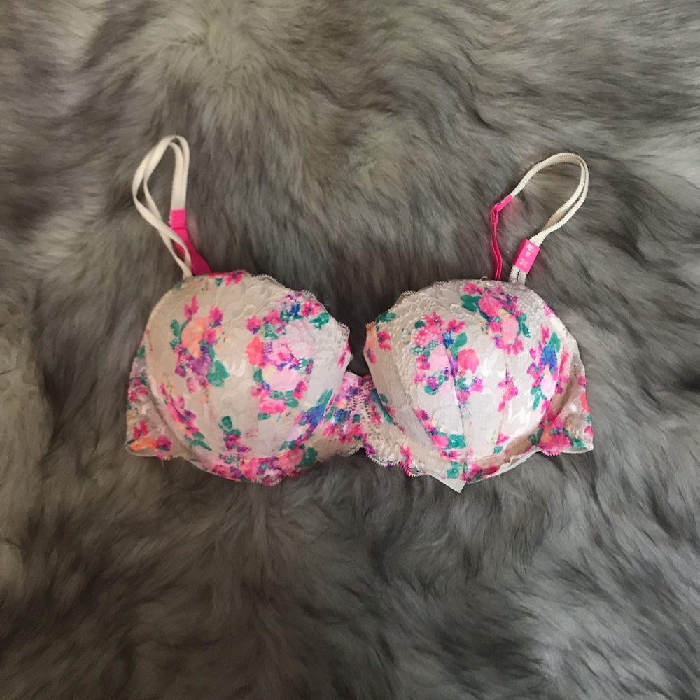 Victoria’s Secret PINK date push up bra